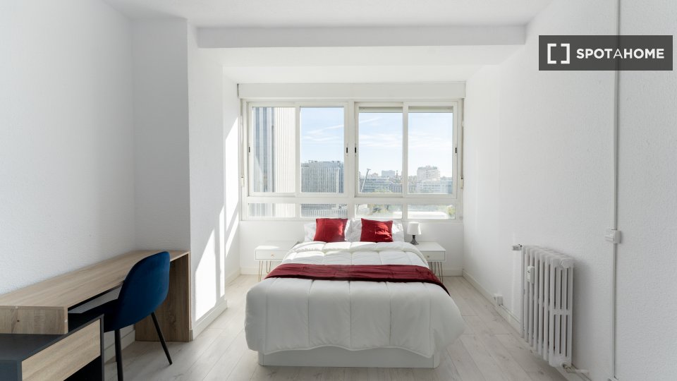Double room Madrid, 6 beds — photo 4