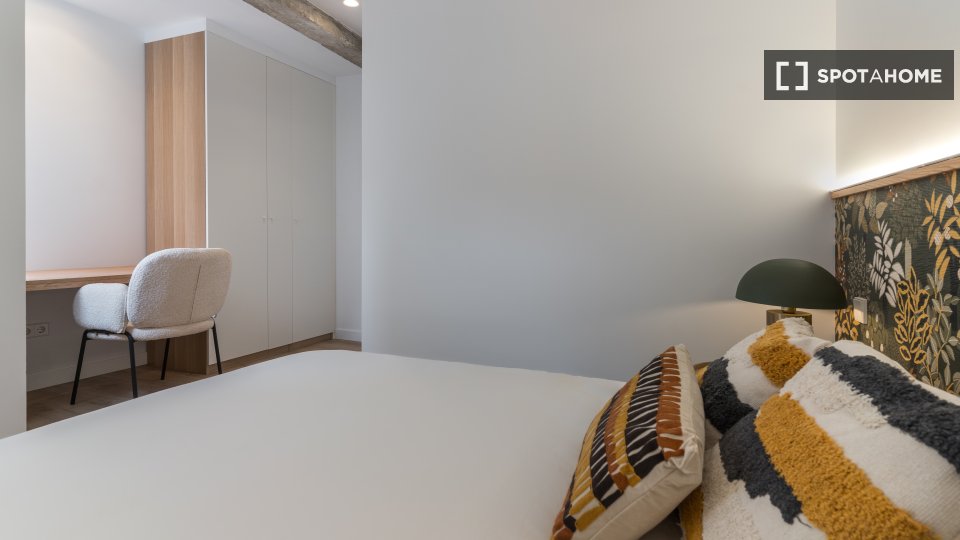 Double room Madrid, 6 beds, 120m² — photo 7
