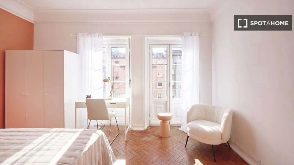 Double room Lisbon, 6 beds — photo 5