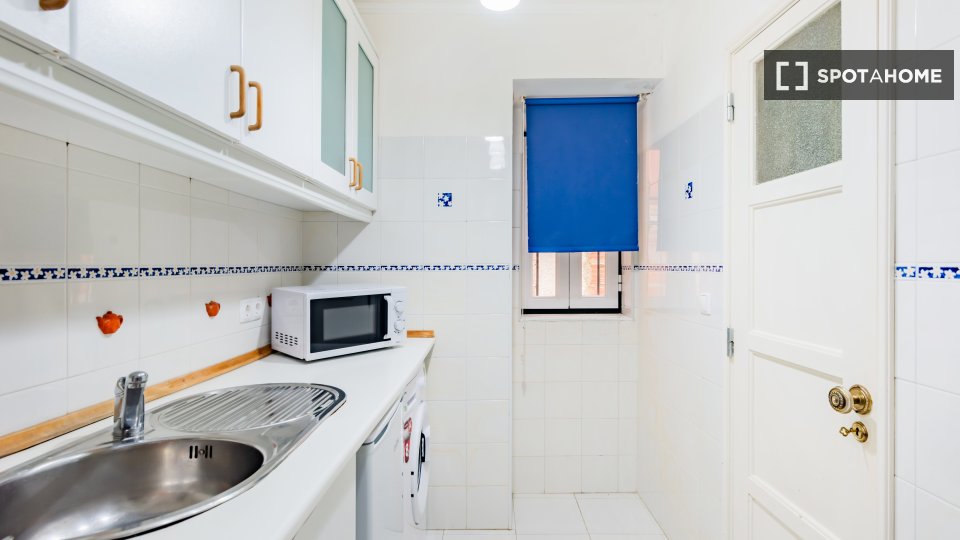 Apartment Lisbon, 1 bed — photo 10
