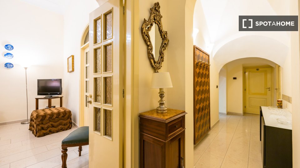 Apartment Naples, 1 bed — photo 19