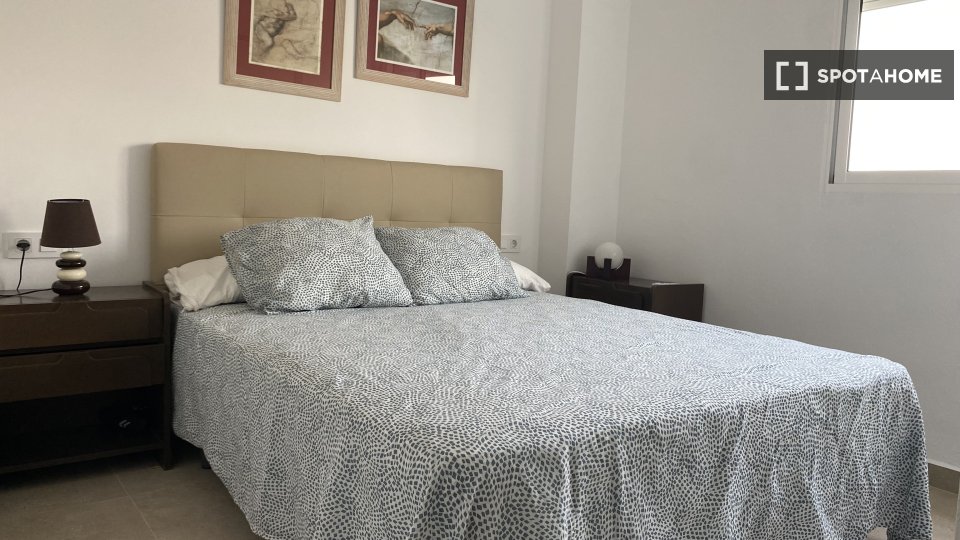 Apartment Valencia, 4 beds, 110m² — photo 17