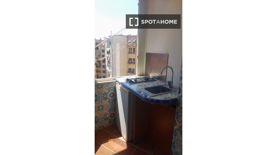 Double room Rome, 3 beds — photo 21