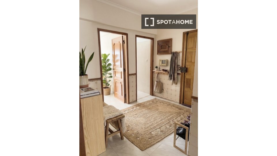 Double room Lisbon, 2 beds, 64m² — photo 3