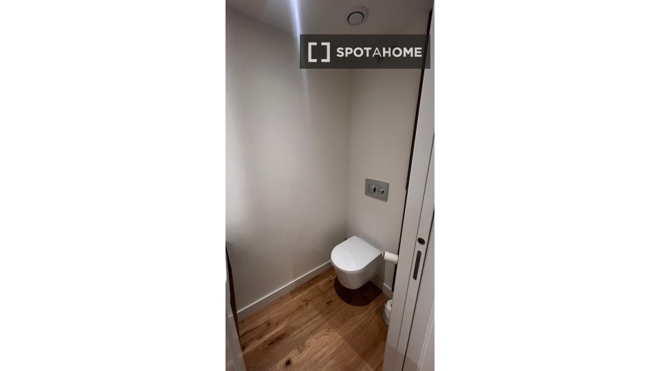 Apartment Lisbon, 2 beds, 104m² — photo 6