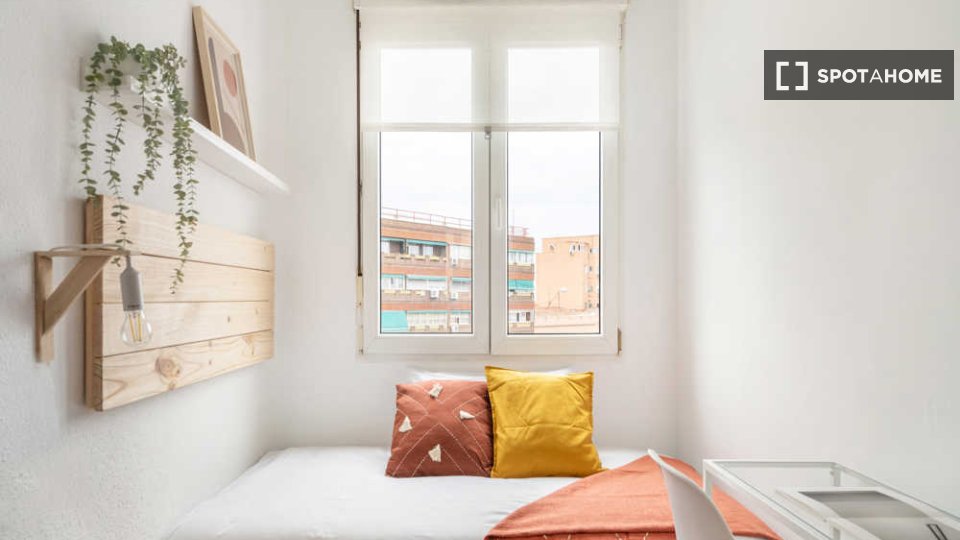 Double room Madrid, 6 beds — photo 25