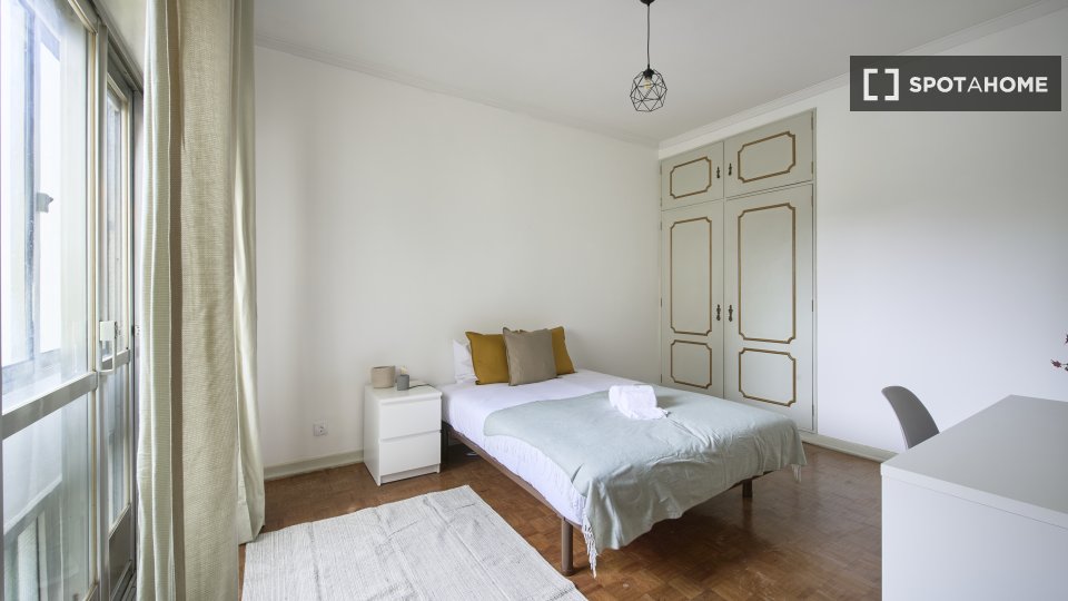 Double room Lisbon, 7 beds — photo 17