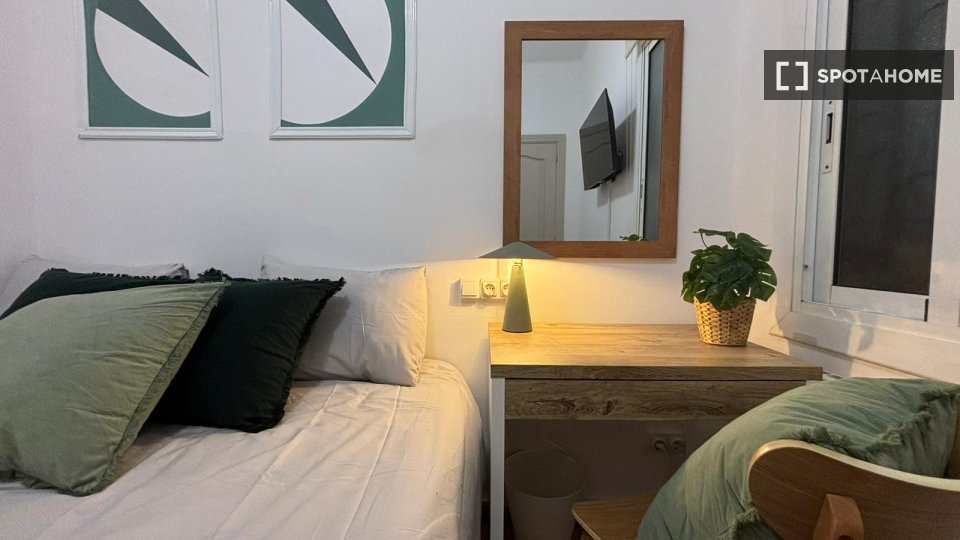 Double room Barcelona, 5 beds, 100m² — photo 5