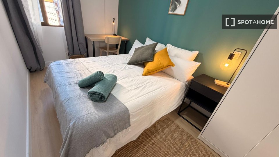 Double room Madrid, 5 beds, 90m² — photo 34
