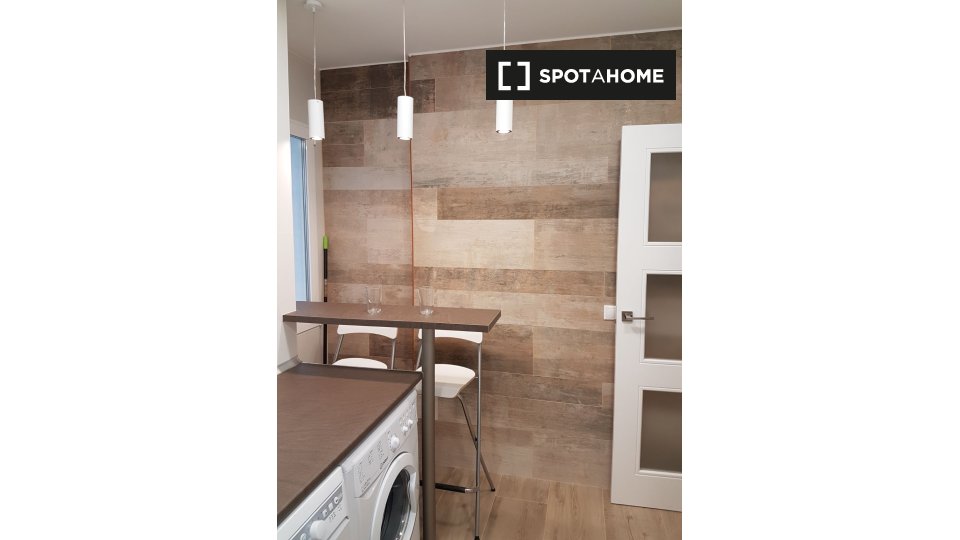 Double room Madrid, 3 beds, 80m² — photo 13