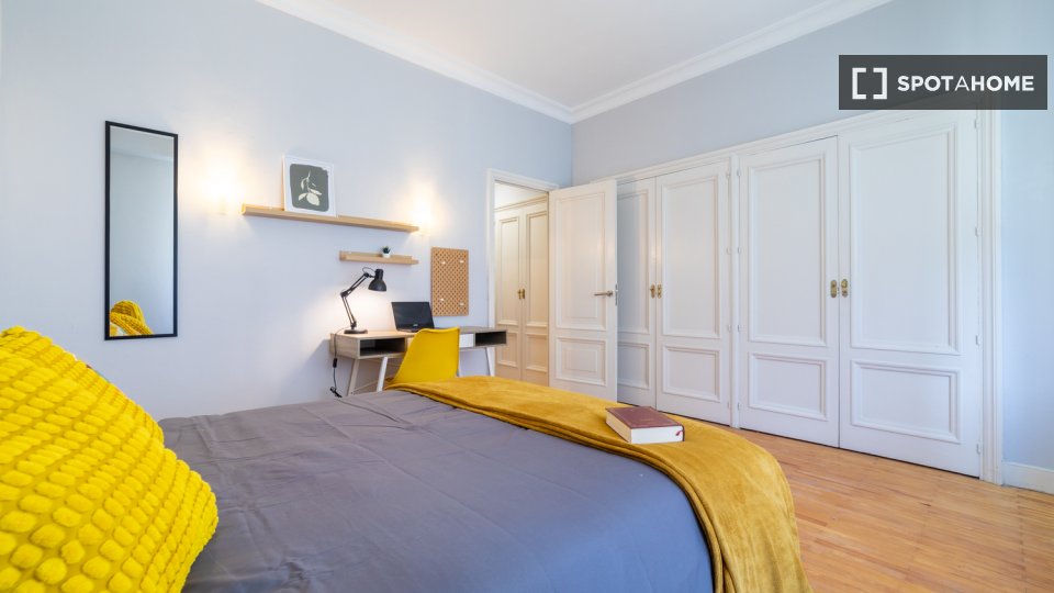 Double room Madrid, 13 beds, 301m² — photo 3