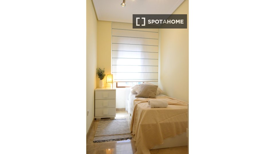 Apartment Valencia, 2 beds, 85m² — photo 2