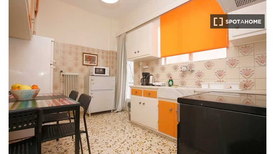 Double room Athens, 3 beds — photo 5