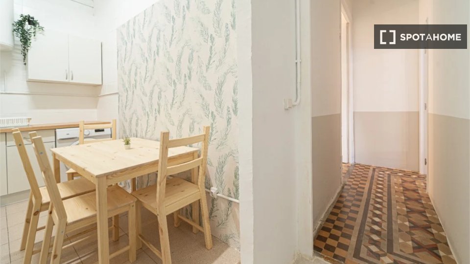 Double room Barcelona, 7 beds, 200m² — photo 3
