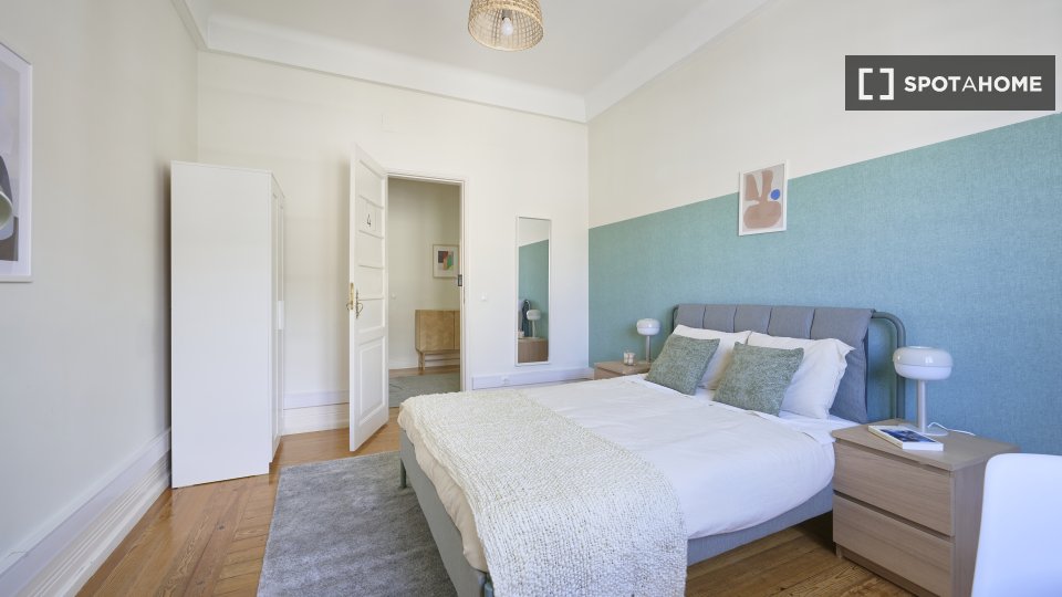 Double room Lisbon, 6 beds — photo 8