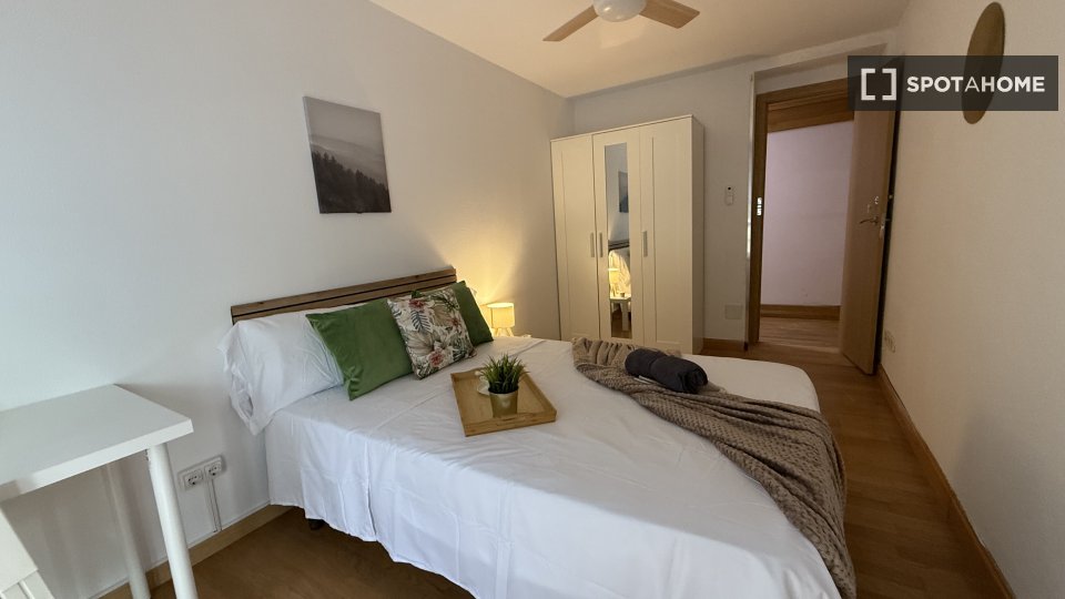 Double room Madrid, 6 beds — photo 10