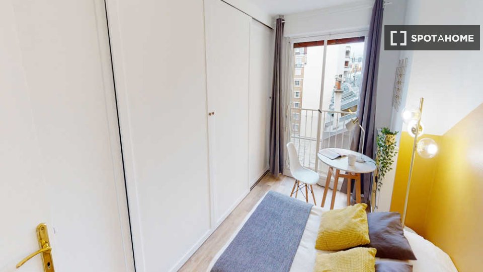 Double room Paris, 4 beds, 80m² — photo 2
