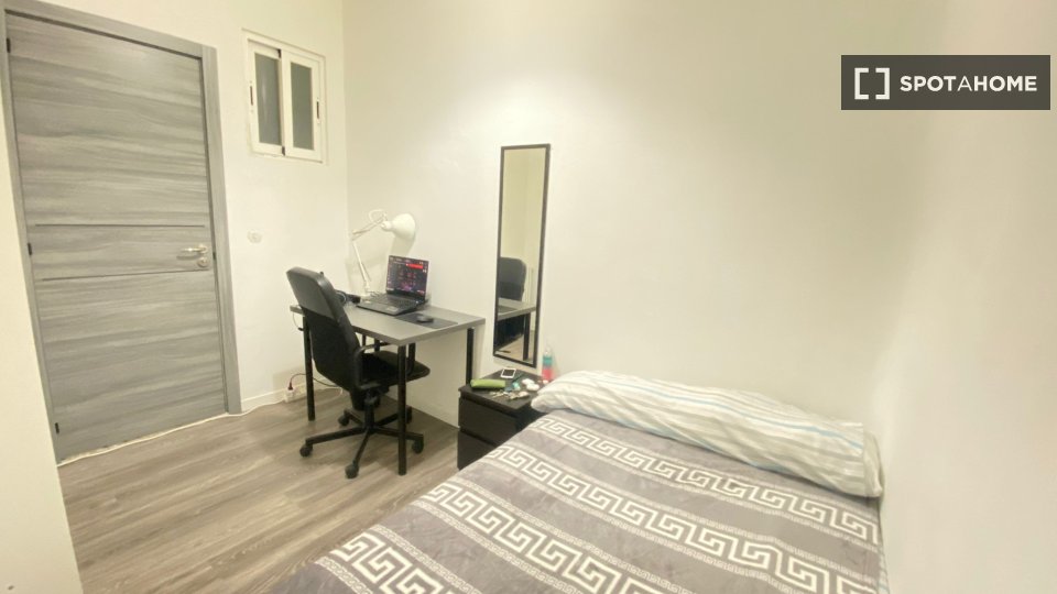 Double room Madrid, 10 beds — photo 5