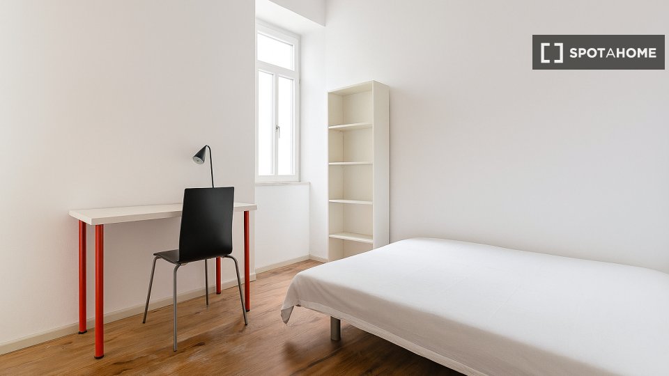 Double room Lisbon, 9 beds — photo 22