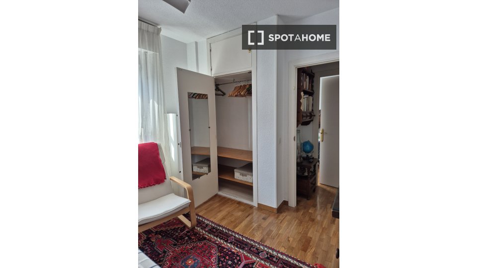Double room Madrid, 1 bed, 120m² — photo 20