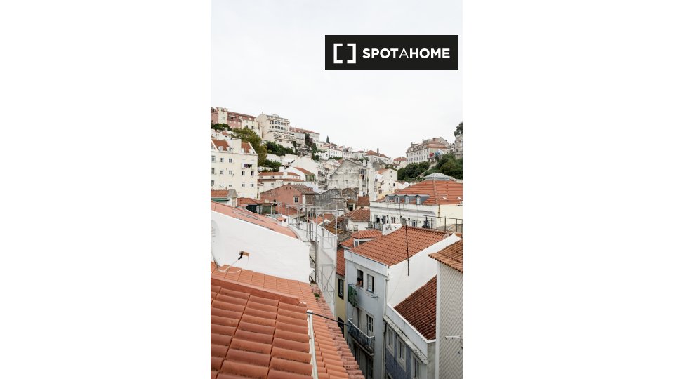 Apartment Lisbon, 2 beds, 58m² — photo 17