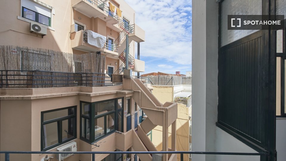 Double room Lisbon, 8 beds — photo 14