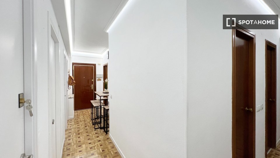 Double room Madrid, 6 beds — photo 14