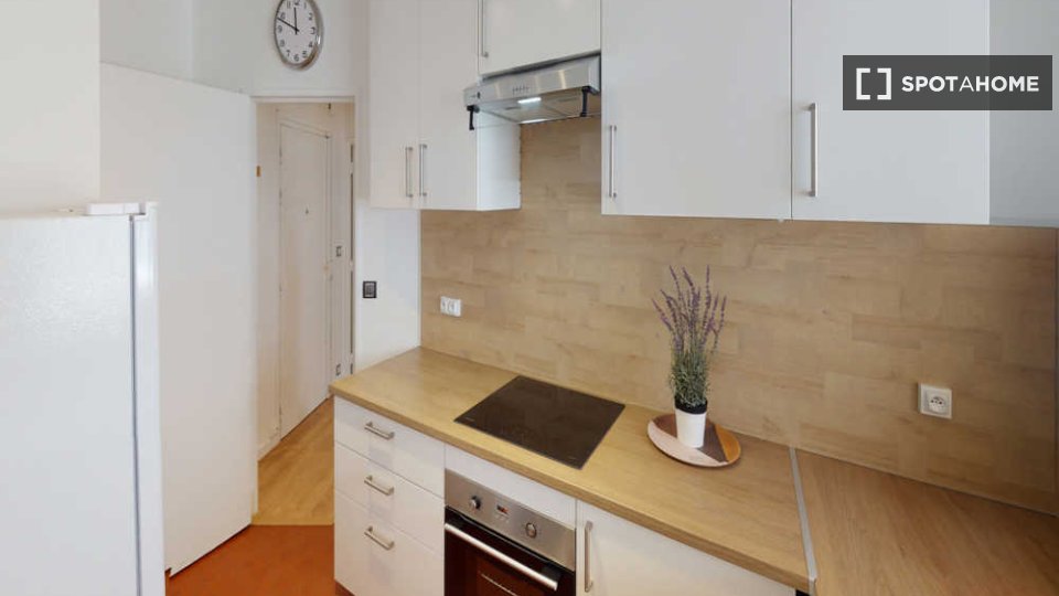 Double room Paris, 3 beds, 60m² — photo 2