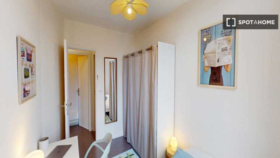 Double room Lyon, 3 beds, 70m² — photo 5