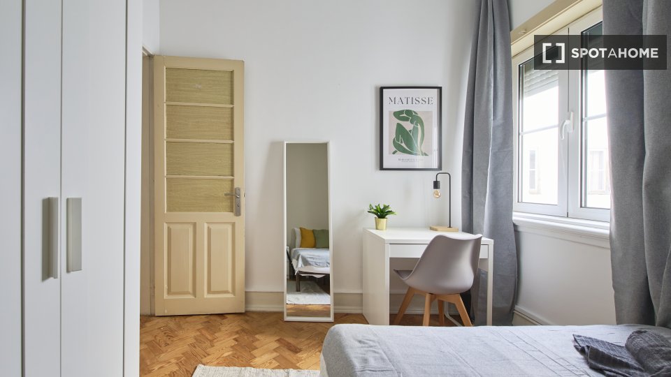 Double room Lisbon, 5 beds — photo 4