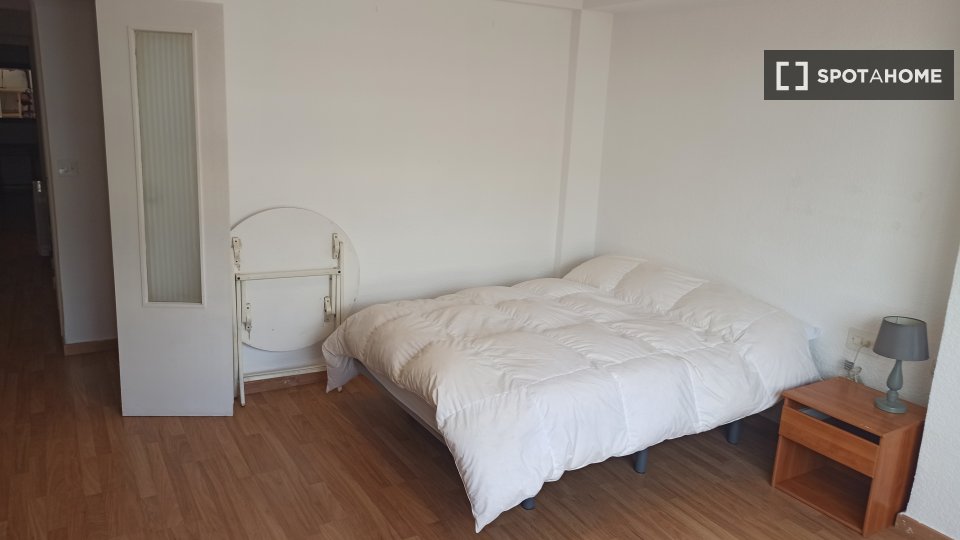 Double room Valencia, 4 beds, 90m² — photo 11