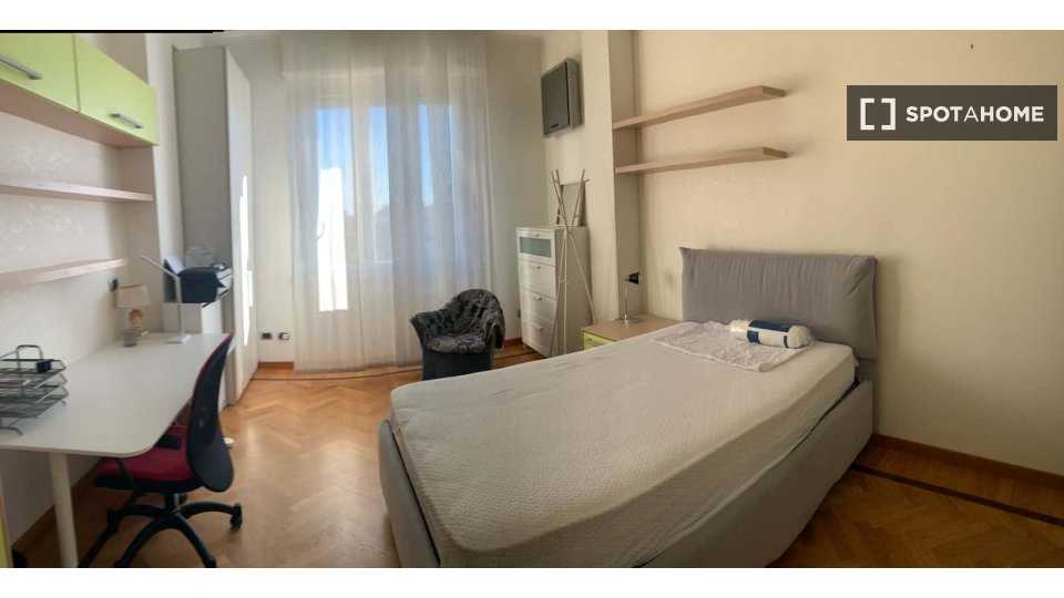 Apartment Milan, 1 bed, 92m² — photo 2