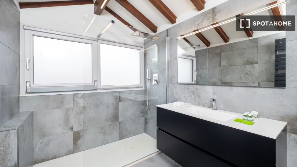 Apartment Milan, 2 beds — photo 16