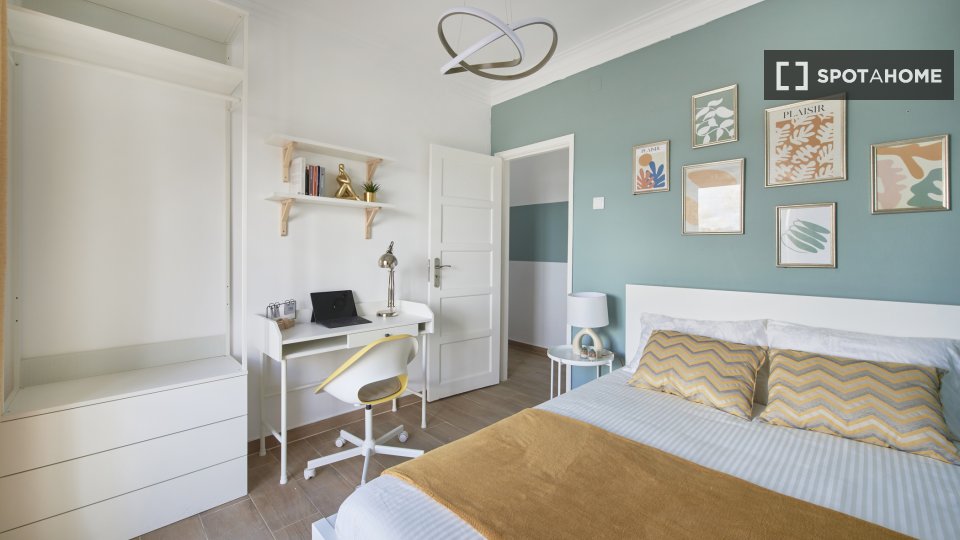 Double room Lisbon, 4 beds — photo 1