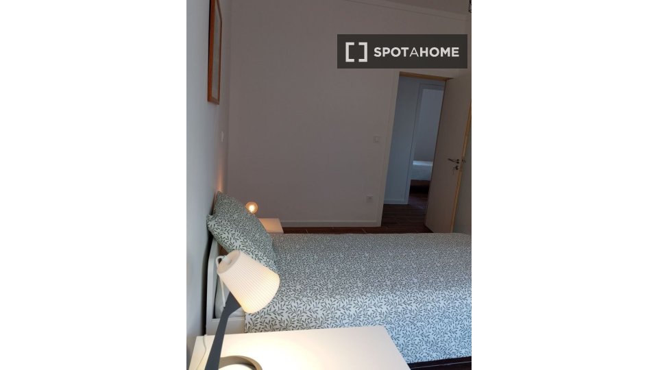Double room Porto, 5 beds, 170m² — photo 11