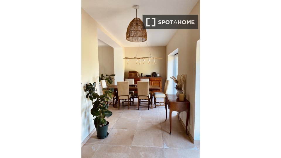 Double room Brussels, 3 beds, 200m² — photo 10