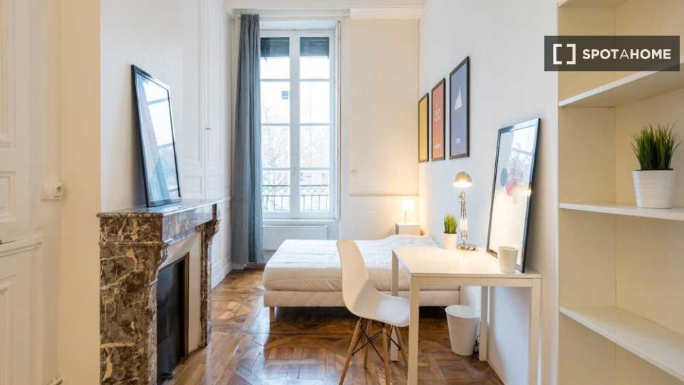 Double room Lyon, 4 beds, 130m² — photo 1