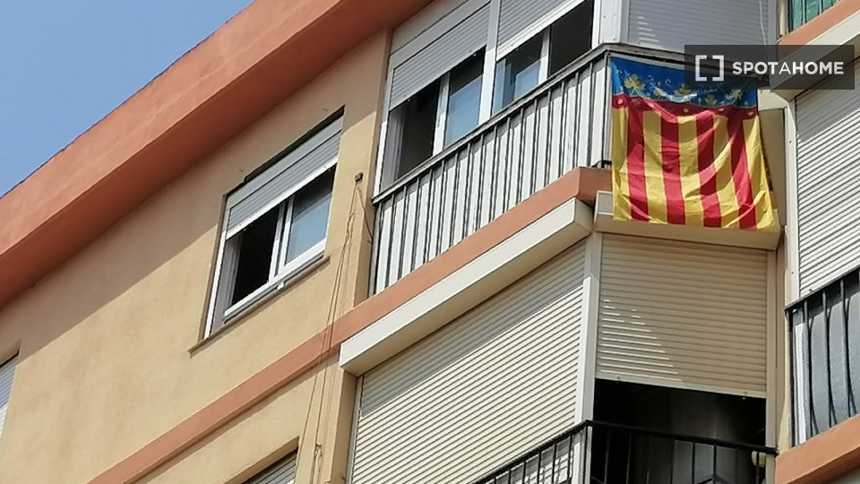 Double room Valencia, 3 beds, 120m² — photo 13