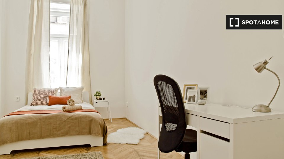 Double room Budapest, 4 beds, 90m² — photo 1