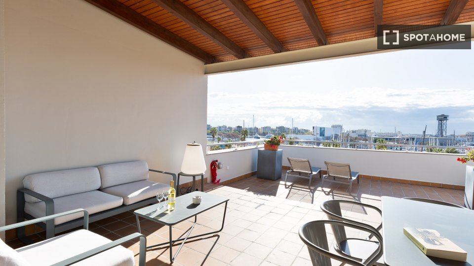 Apartment Barcelona, 4 beds, 105m² — photo 2