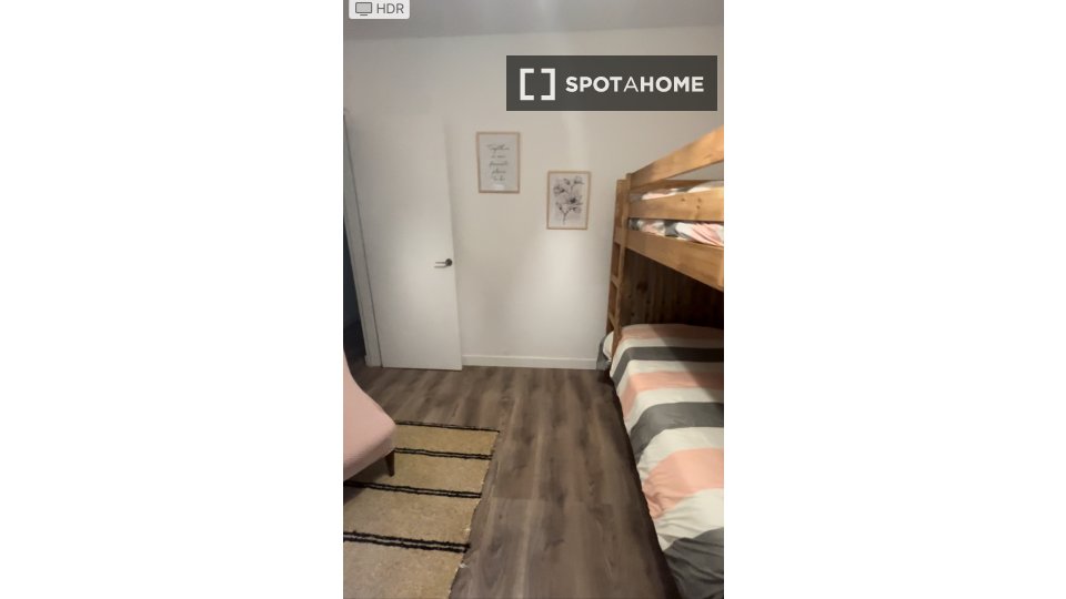 Double room Barcelona, 3 beds, 85m² — photo 5
