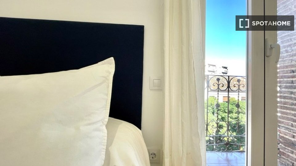 Double room Madrid, 18 beds — photo 21
