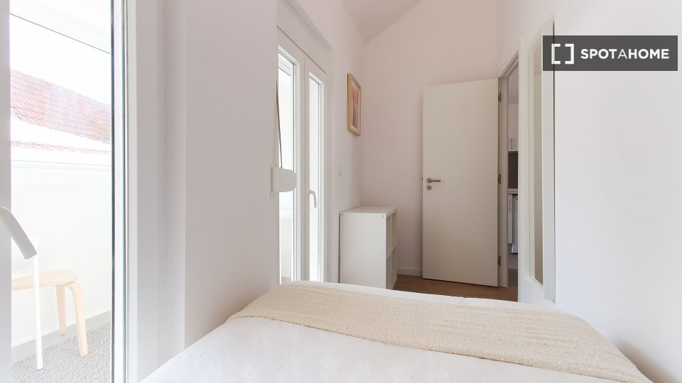 Apartment Lisbon, 2 beds — photo 13