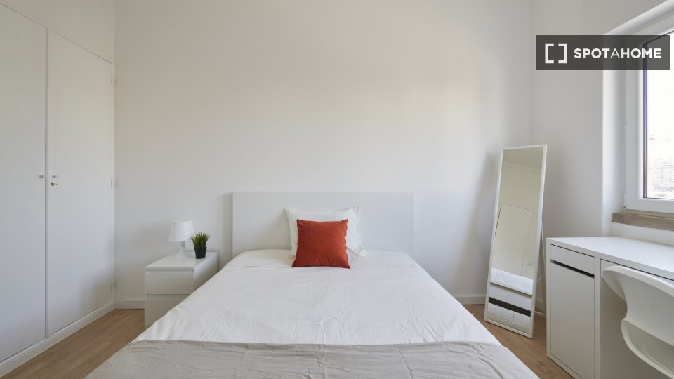 Double room Lisbon, 7 beds — photo 1