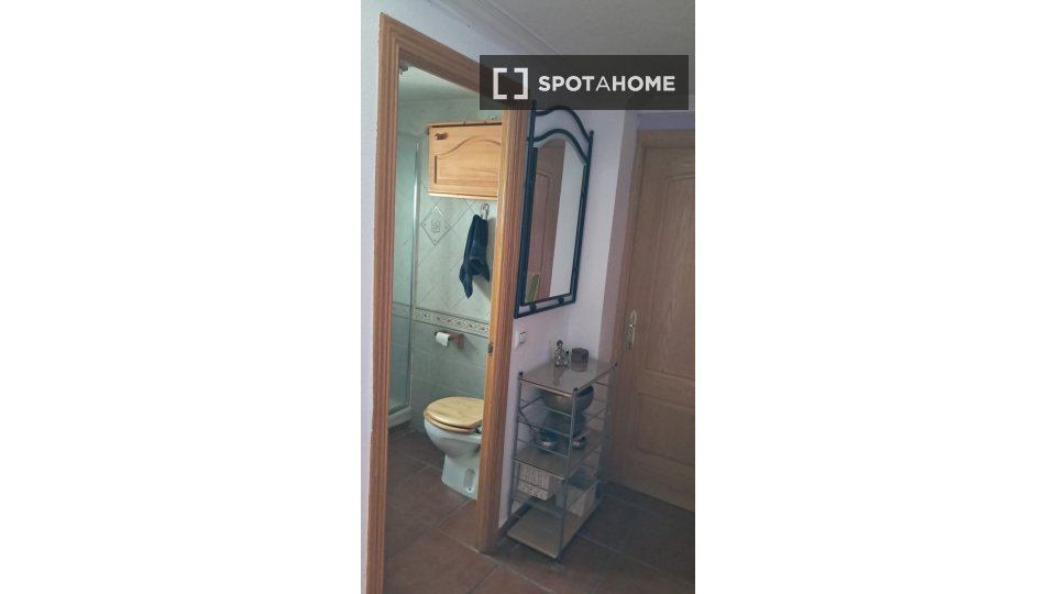 Double room Madrid, 4 beds, 140m² — photo 4