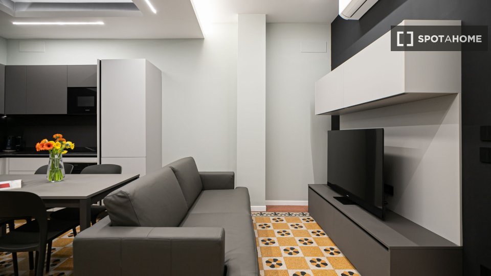 Apartment Milan, 2 beds, 72m² — photo 12