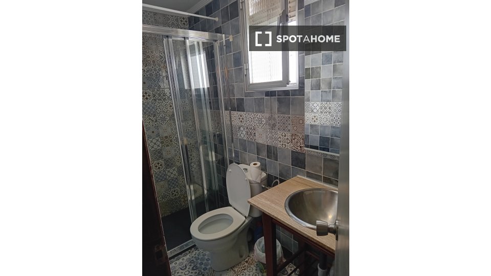 Double room Madrid, 3 beds, 75m² — photo 27
