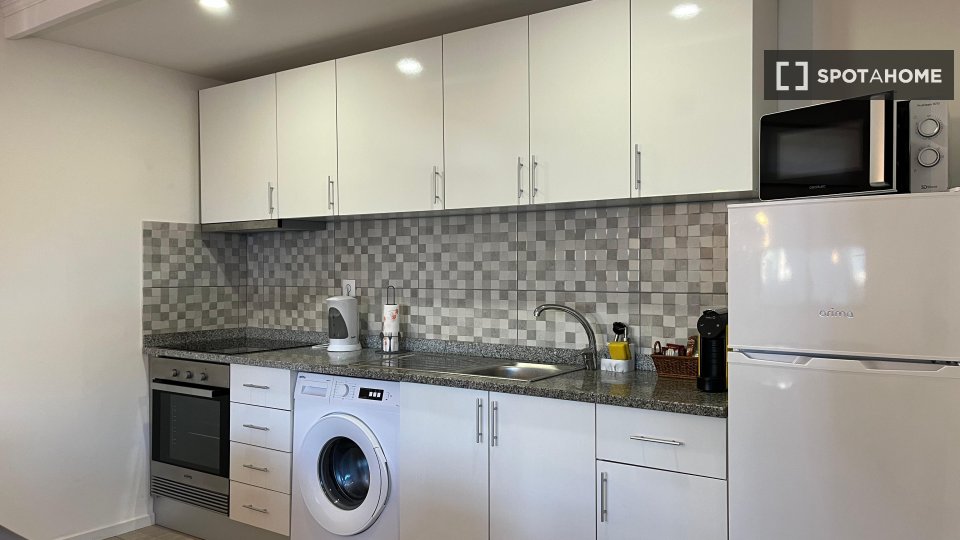 Double room Porto, 3 beds, 85m² — photo 14