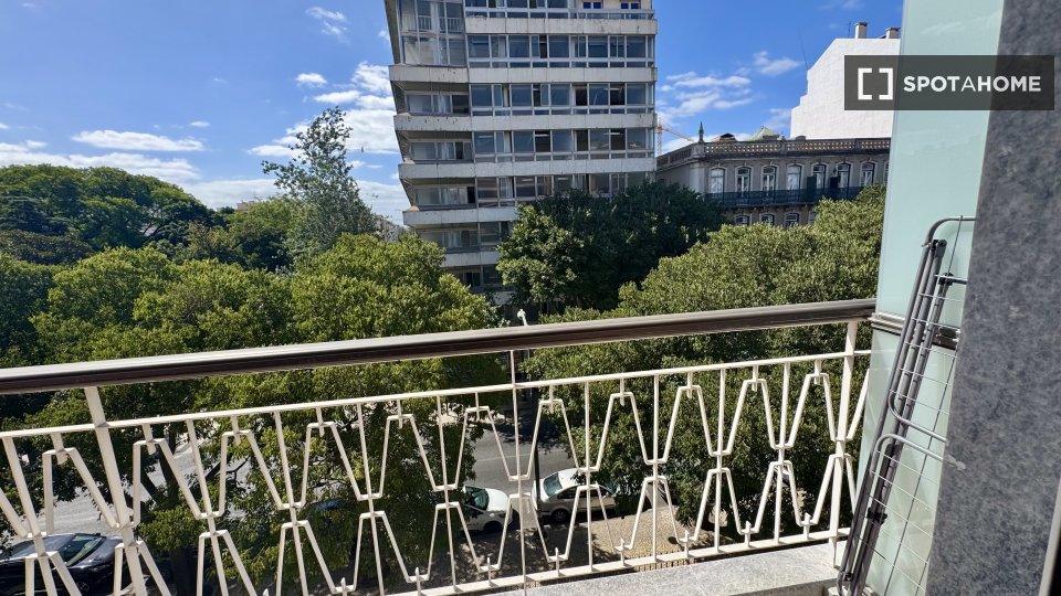 Double room Lisbon, 4 beds, 112m² — photo 7