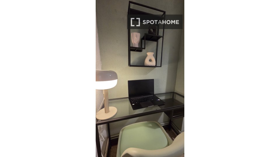 Double room Barcelona, 5 beds, 100m² — photo 12
